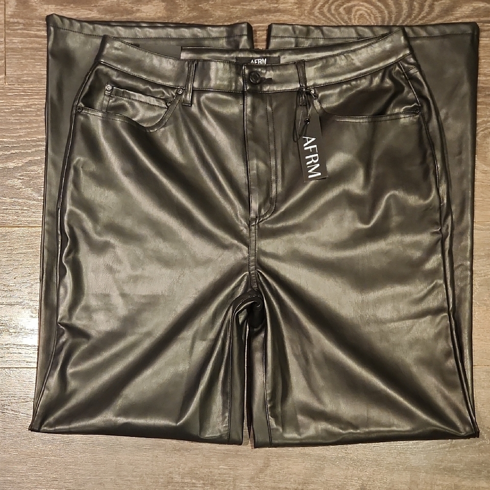 ❤️ NWT! AFRM × REVOLVE DAWSON LOW RISE WIDE LEG VEGAN LEATHER PANTS, 12 (31) - Picture 2 of 13
